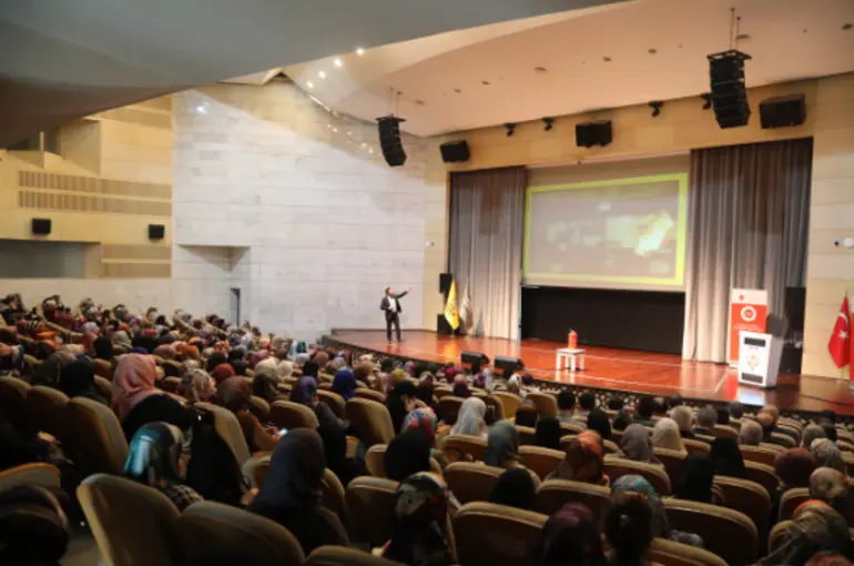 Konya Büyükşehir İtfaiyesi’nden Kur'an Kursu Öğreticilerine “Yangın Ve İlkyardım” Semineri
