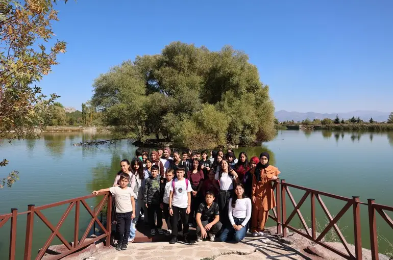 Konya Büyükşehir’den 40 Başarılı Öğrenciye Beyşehir ve Seydişehir Gezisi