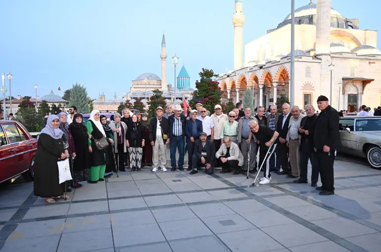 Konya Büyükşehir’den huzurevindeki büyüklerimize nostaljik sürpriz