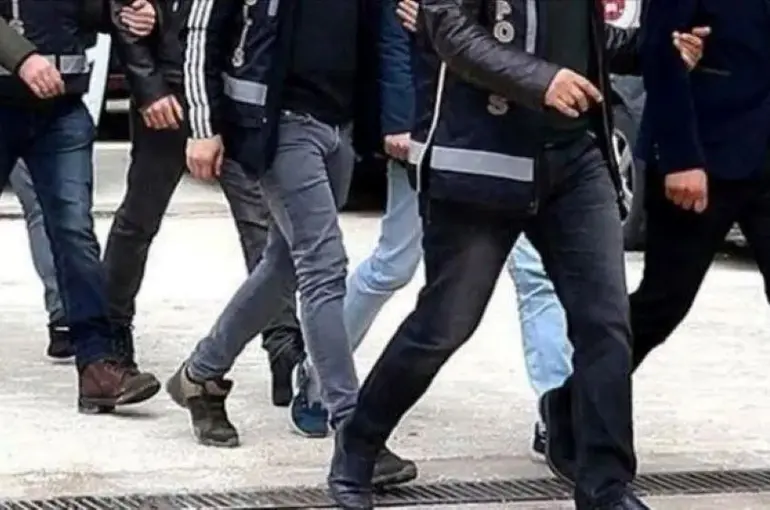 Konya Merkezli 9 İlde FETÖ Operasyonu: 20 Gözaltı