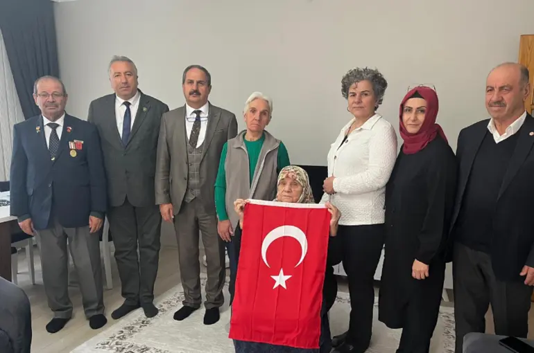 Konya Şehit Öğretmenlerin Ailelerini Unutmadı!