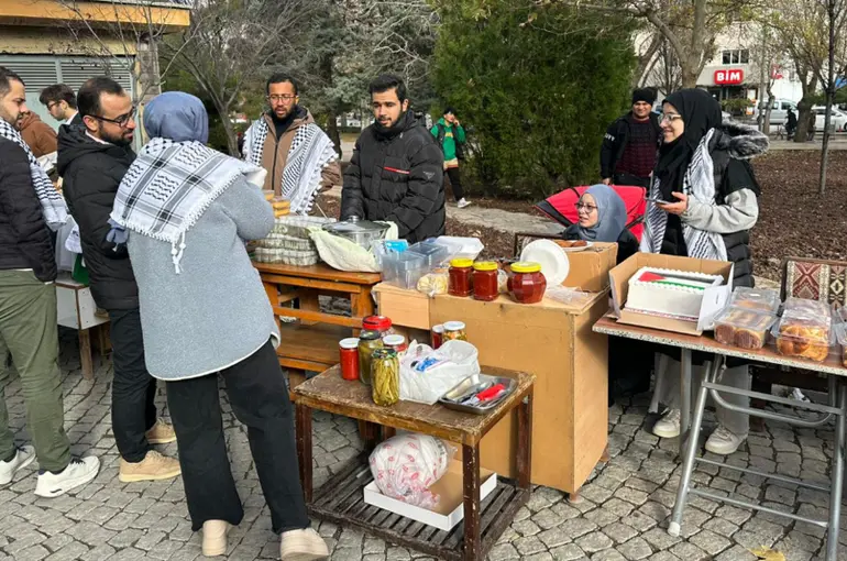 Konya Şems-i Tebrizi Meydanı'nda Filistinliler İçin Kermes