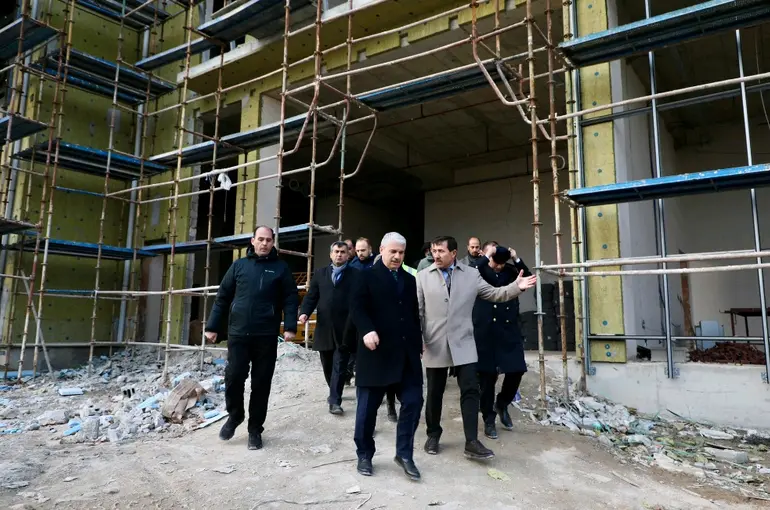 Konya Valisi Akın, Başkan Kılca Karatay Spor Merkezi’ni İnceledi!