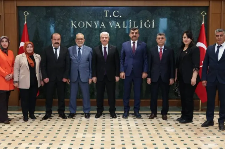 Konya Valisi İbrahim Akın Muhtar Derneklerinin Temsilcilerini Kabul Etti