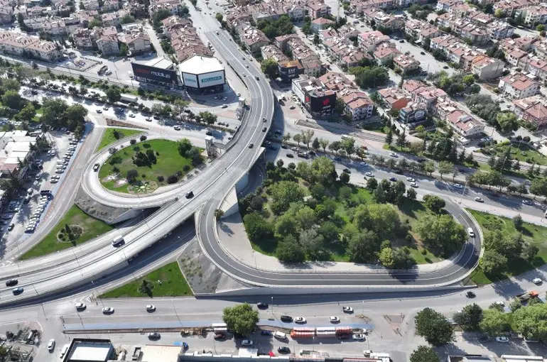 Konya’da İki Üst Geçidin Asfaltı Yenilendi: Ulaşım Güvenliği Artırıldı