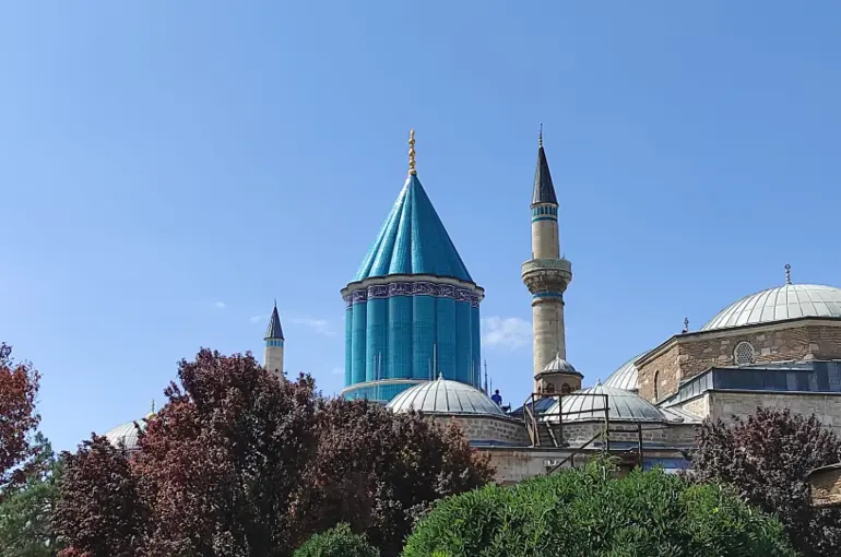 Konya’da Mevlana'nın simgesi Kubbe-i Hadra kendini gösterdi