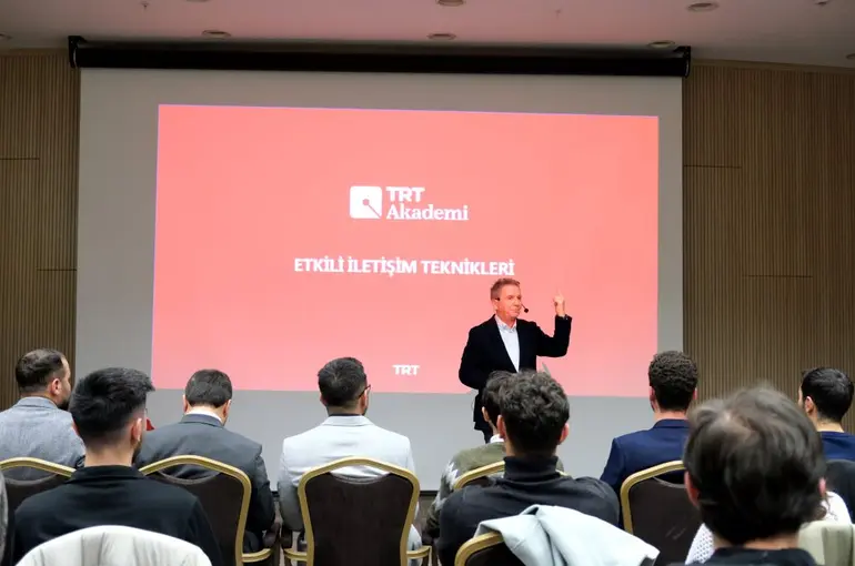Konya'da Öğrenciler "Etkili İletişim" Etkinliğinde Buluştu!