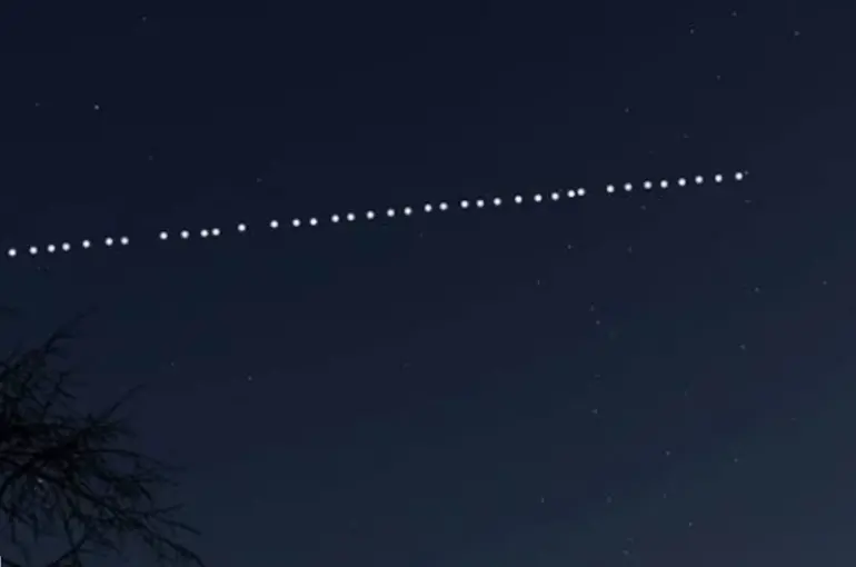 Konya’da Starlink uydularının geçişi görüntülendi