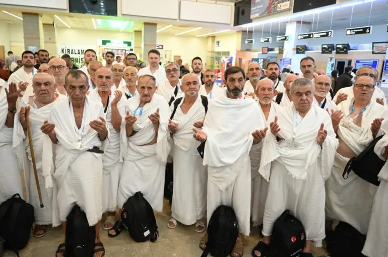 Konya’da Vefa Umresi Sevinci: Üçüncü Kafile Dualarla Uğurlandı