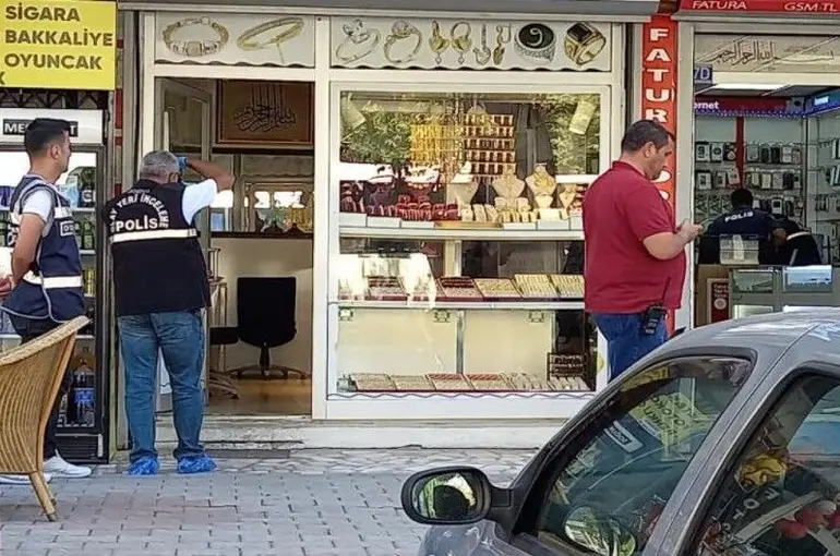 Konya’daki kuyumcudan çalınan 100 bin lira eksiksiz bulundu