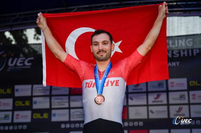 Konya’nın Milli Bisikletçisi Ramazan Yılmaz Dünya Sıralamasında Zirveye Çıktı
