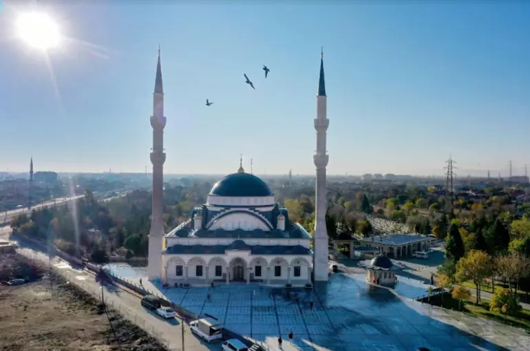 Kurtuluş Bilal-i Habeşi Camii İbadete Açıldı