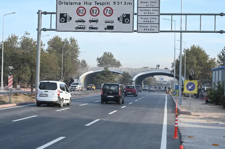 Marangozlar Köprülü Kavşağı’nın Alt Kısmı Trafiğe Açıldı