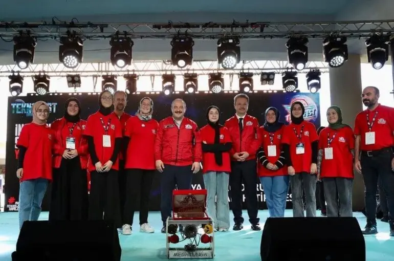 MEGA sponsor oldu, öğrenciler şampiyonluğa koştu