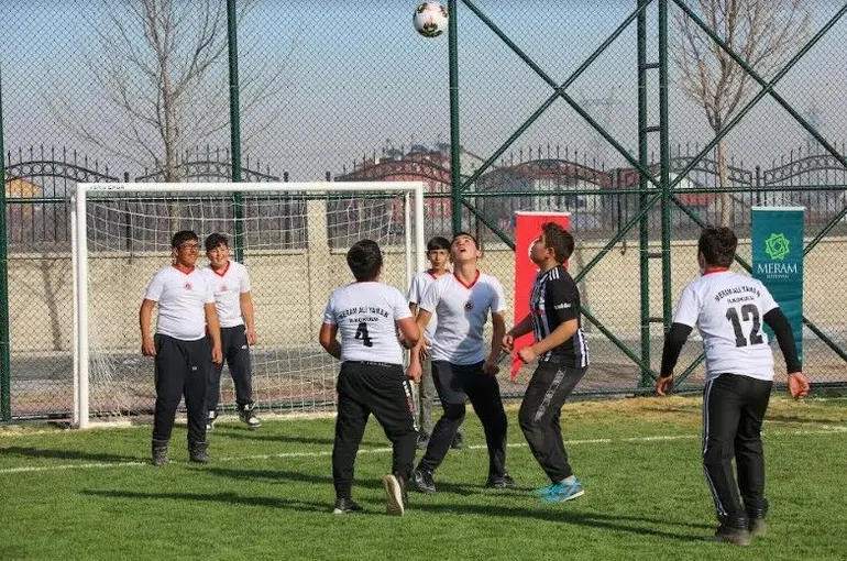 MERAM 6 HALI SAHAYA DAHA KAVUŞUYOR MERAM GENÇLİĞİNİN YÜZÜ YENİ HALI SAHALARLA GÜLECEK