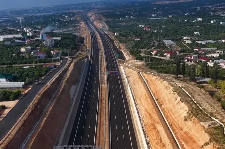 Mersin Çeşmeli-Kızkalesi Otoyolu Açılıyor: 2,5 Saatlik Yol 18 Dakika Olacak!