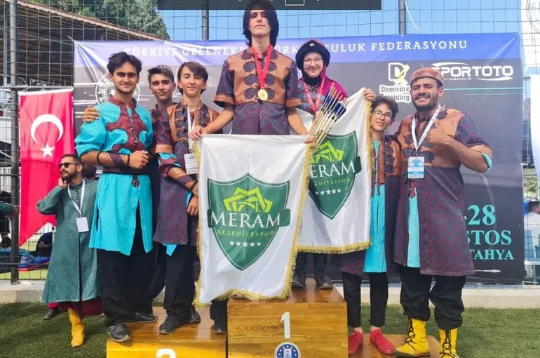 OKÇULUKTA MERAM BELEDİYESPORLU EMİRHAN’DAN TÜRKİYE REKORU
