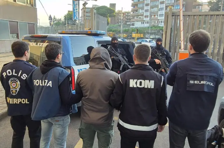 Organize Suç Örgütü Lideri İtalya’da Yakalandı!