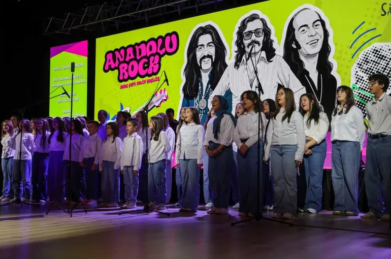 Selçuklu ’da Çocuk Korosundan Anadolu Rock Konseri!