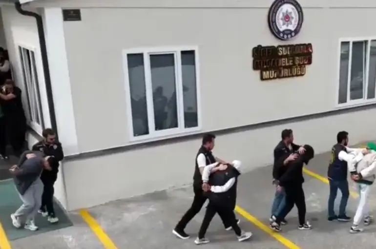 Yatırım Vaadiyle Siber Dolandırıcılık Çetesi Çökertildi: 8 Kişi Tutuklandı